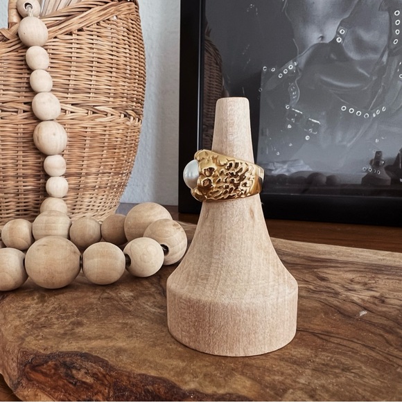 18K GOLD PLATED TEXTURED PEARL EGG RING - Picture 3 of 7